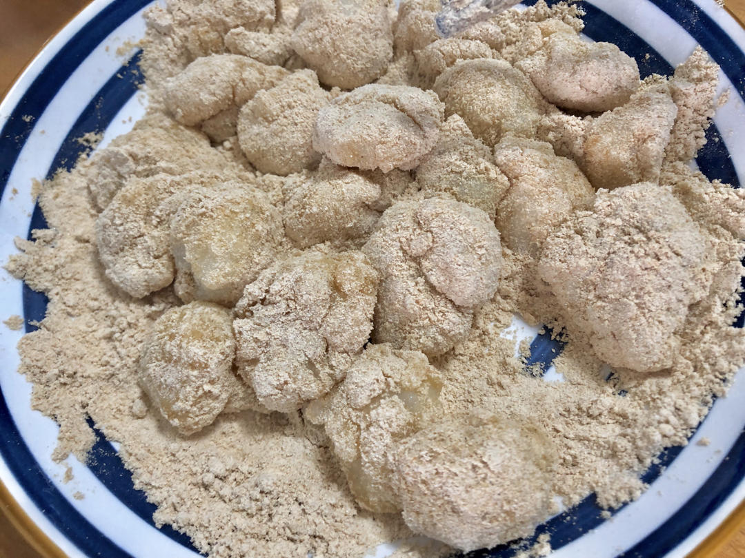 糍粑，糯米糍，黄豆粉粘糯米球【附上黄豆粉的做法】
