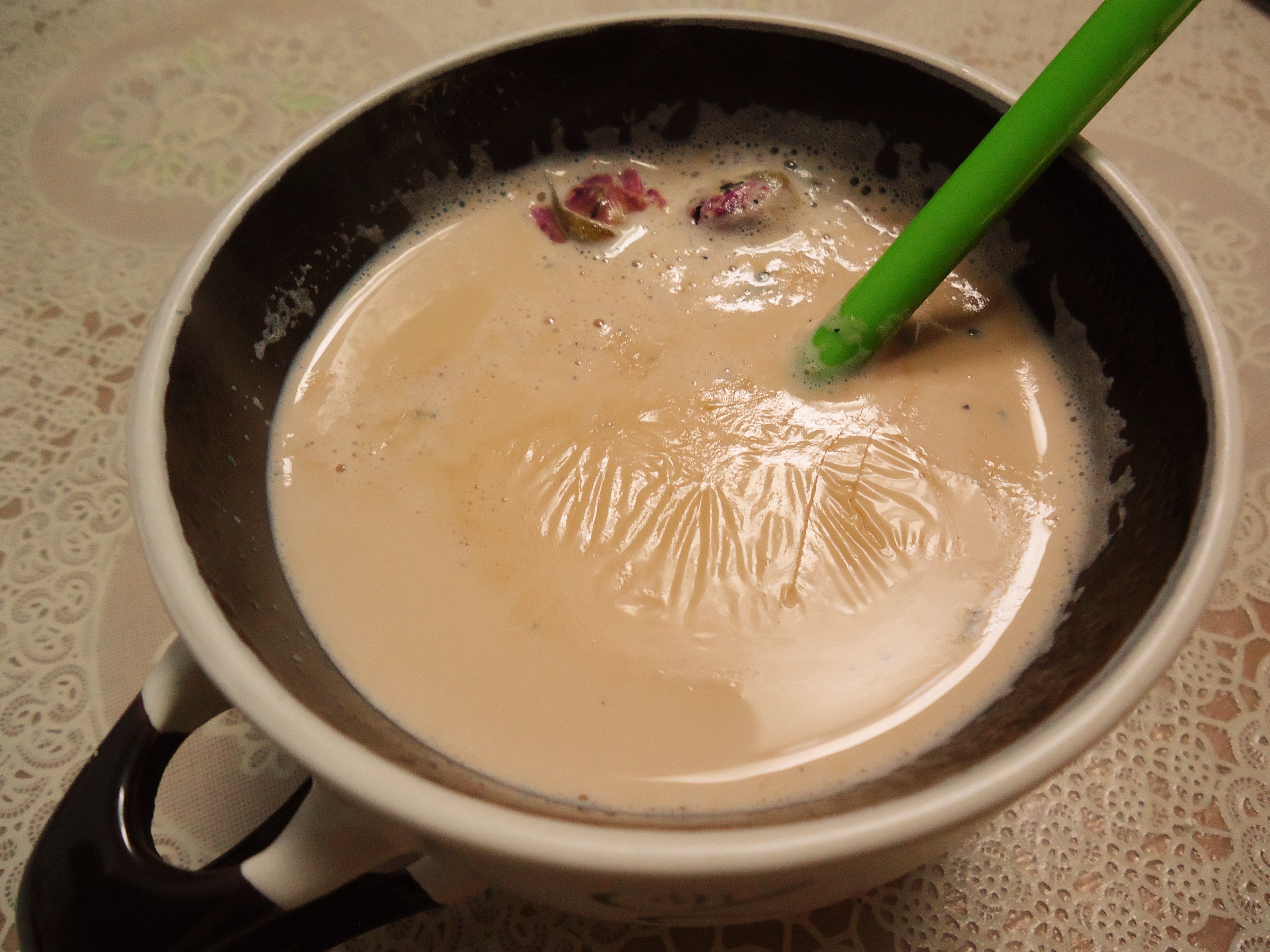 普洱玫瑰奶茶