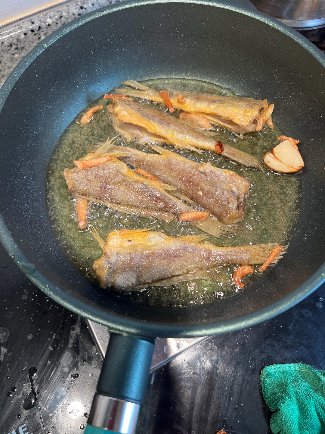 酥炸小黄鱼～吸油少
