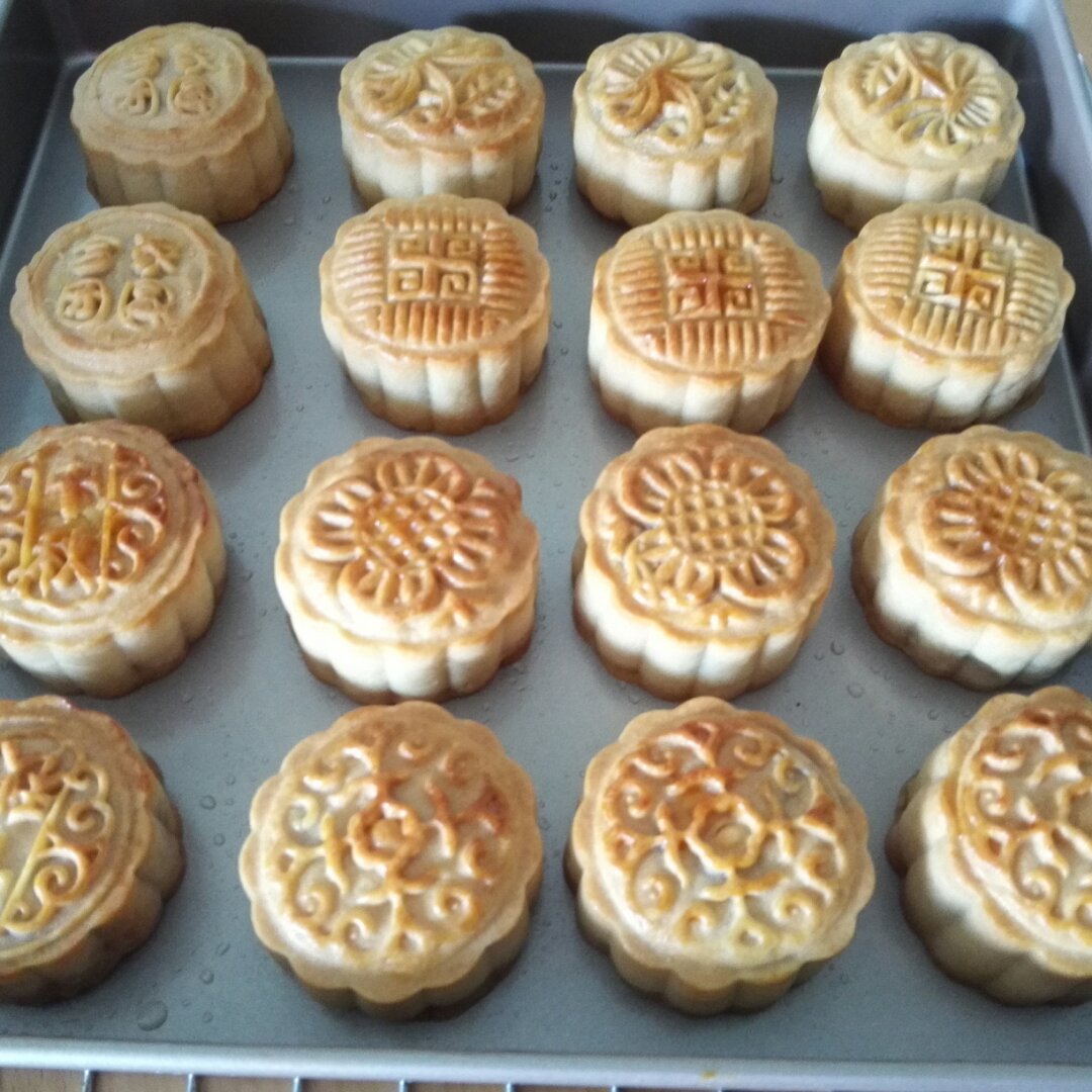 广式月饼——蛋黄莲蓉月饼