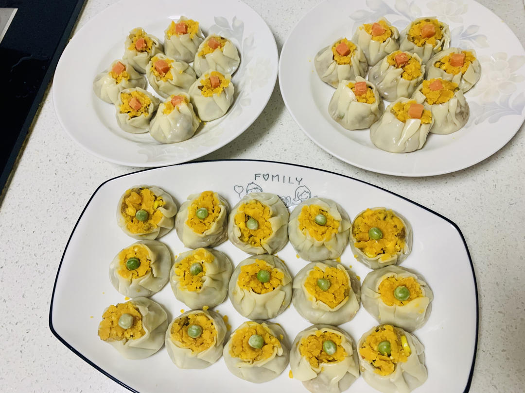 饺子皮咸蛋黄烧麦