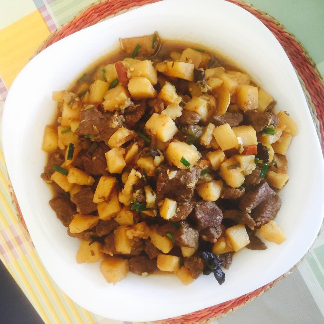 红烧牛肉土豆 （独家秘制）