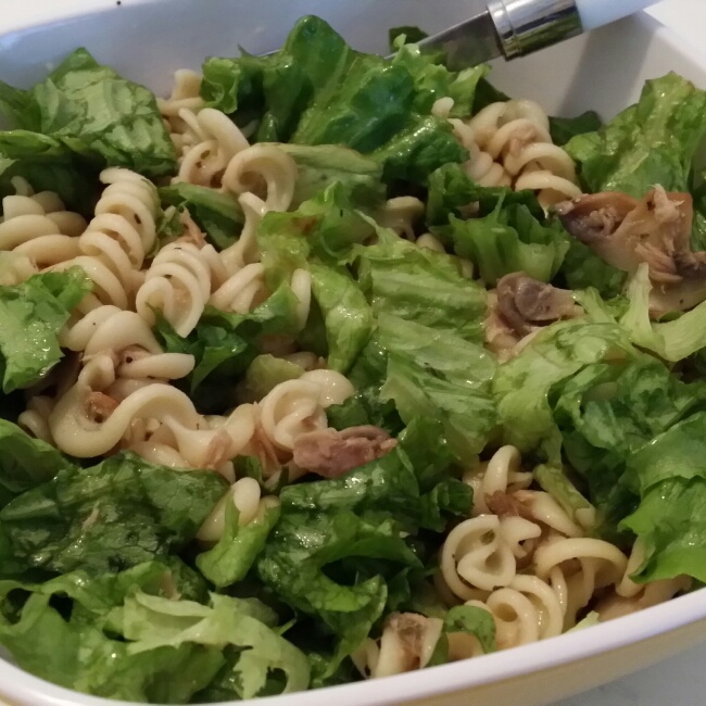 生菜鲔鱼意面沙拉