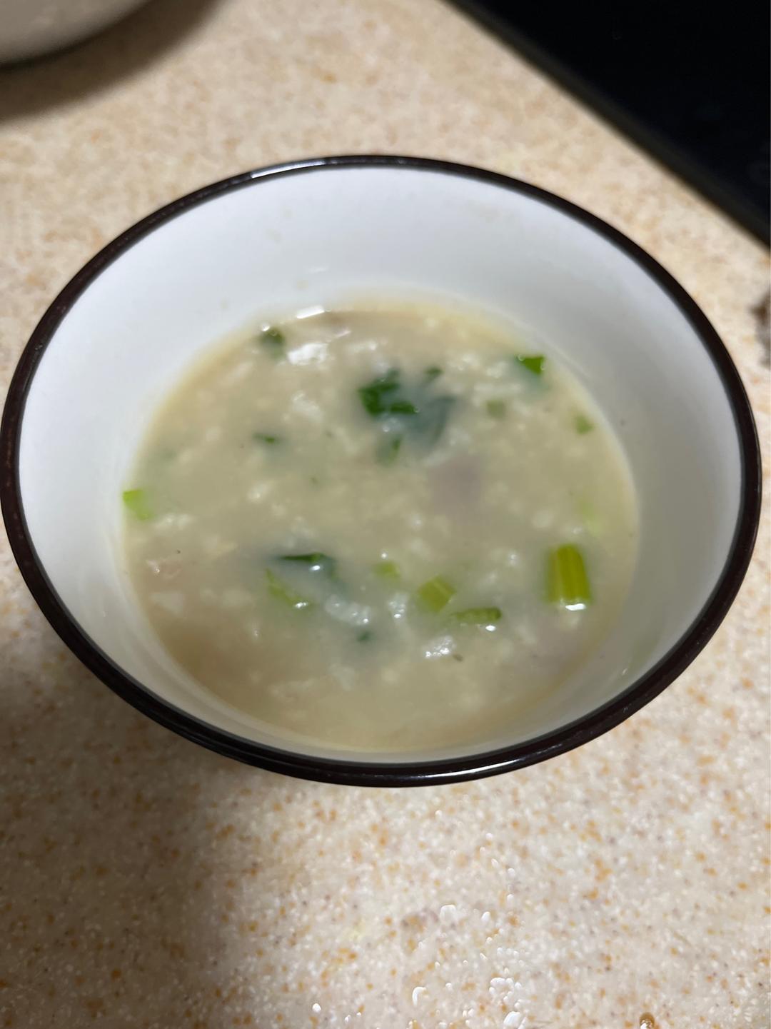 妈妈👩教我做的皮蛋瘦肉粥🥣简单快捷美味😋