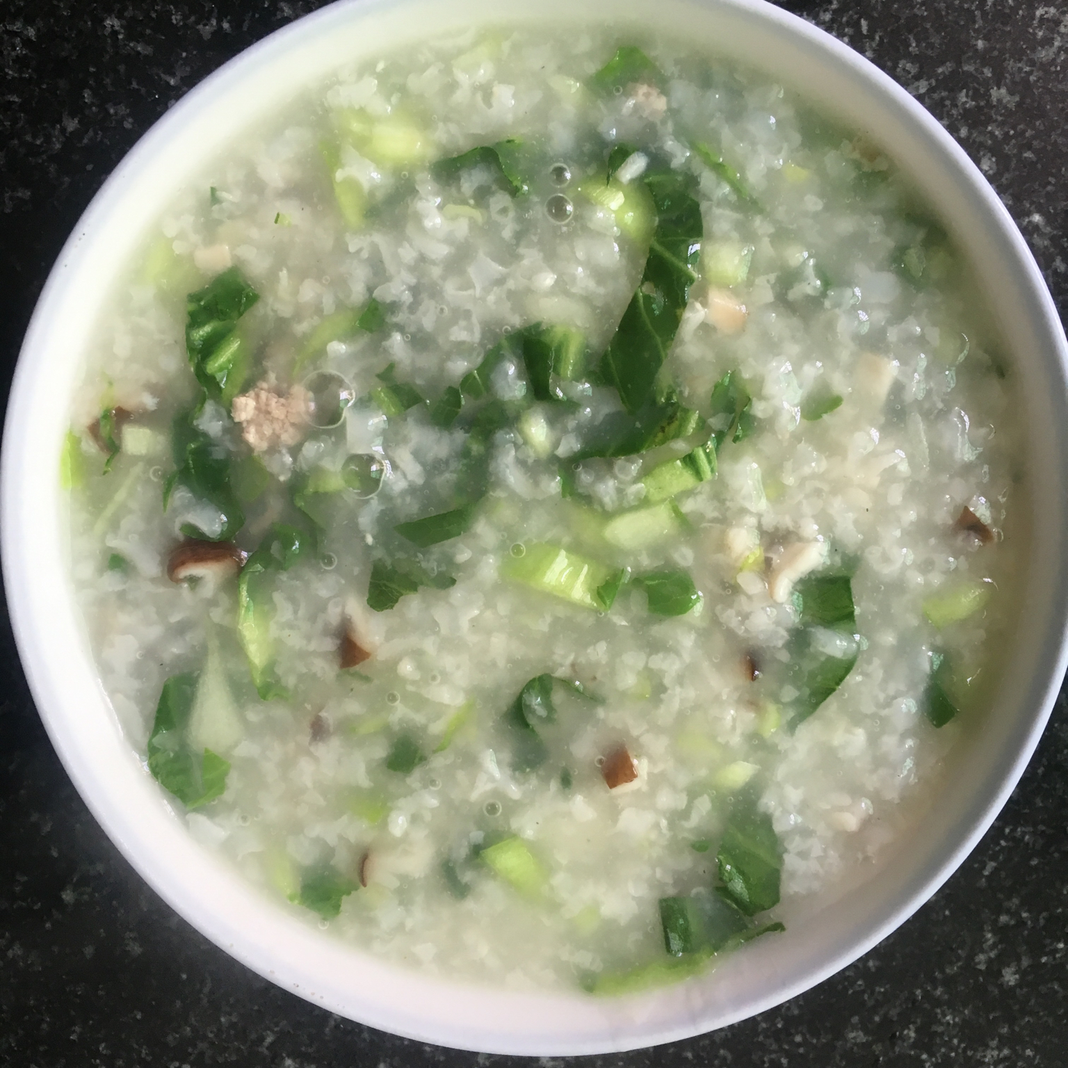 砂锅青菜香菇粥