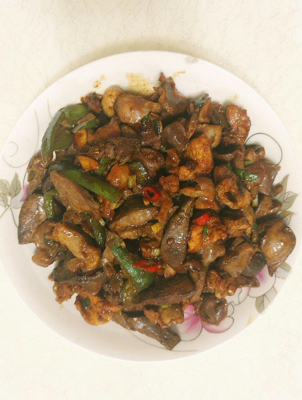爆炒香辣鸡杂