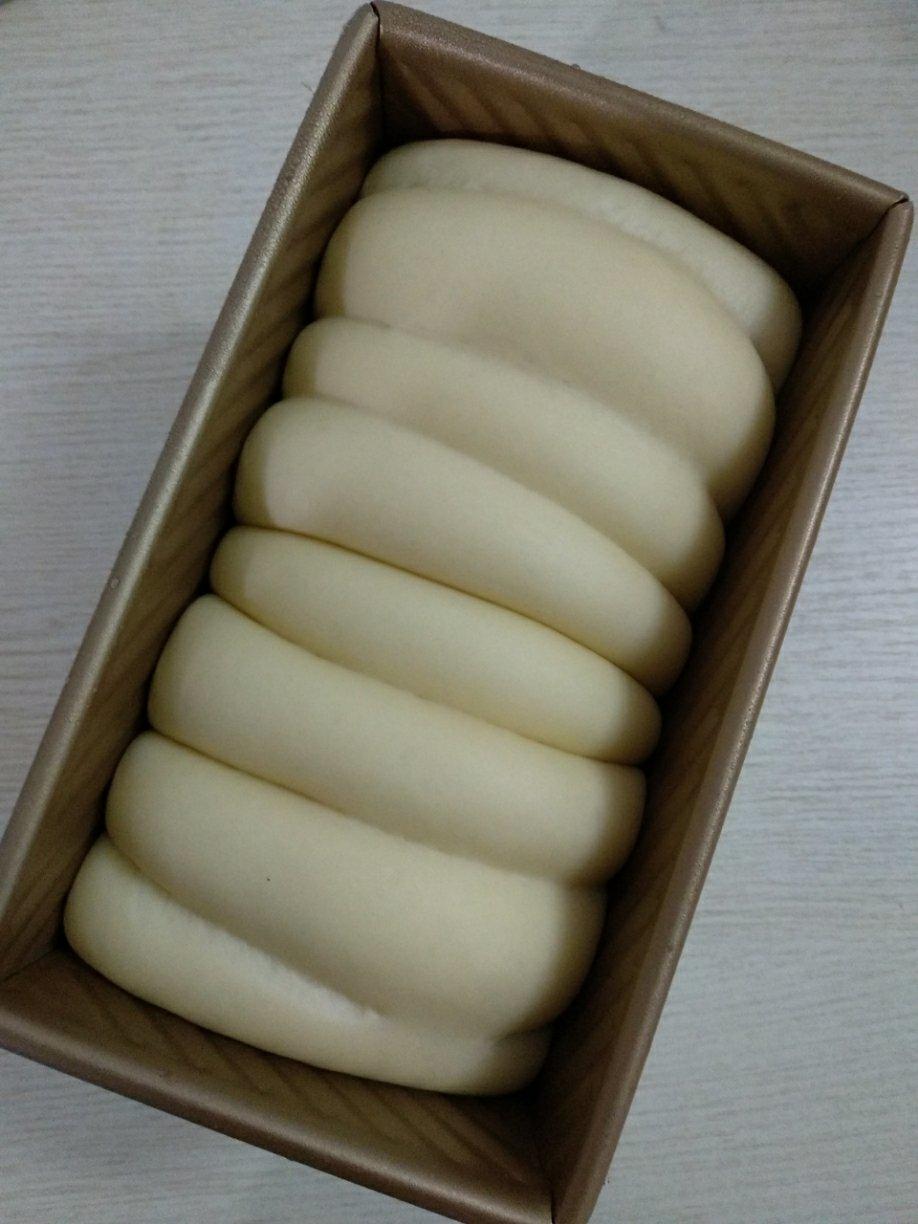 秒杀吐司的面包整形方法