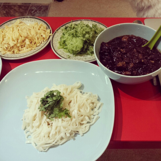 茄子肉末炸酱面