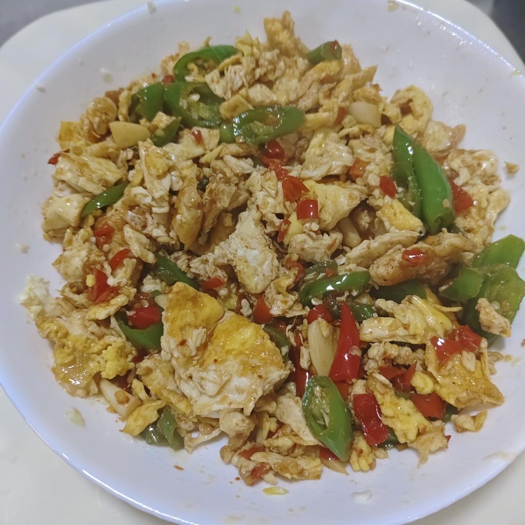 ✅挑战365天晚餐不重样第131天：剁辣椒炒鸡蛋‼️