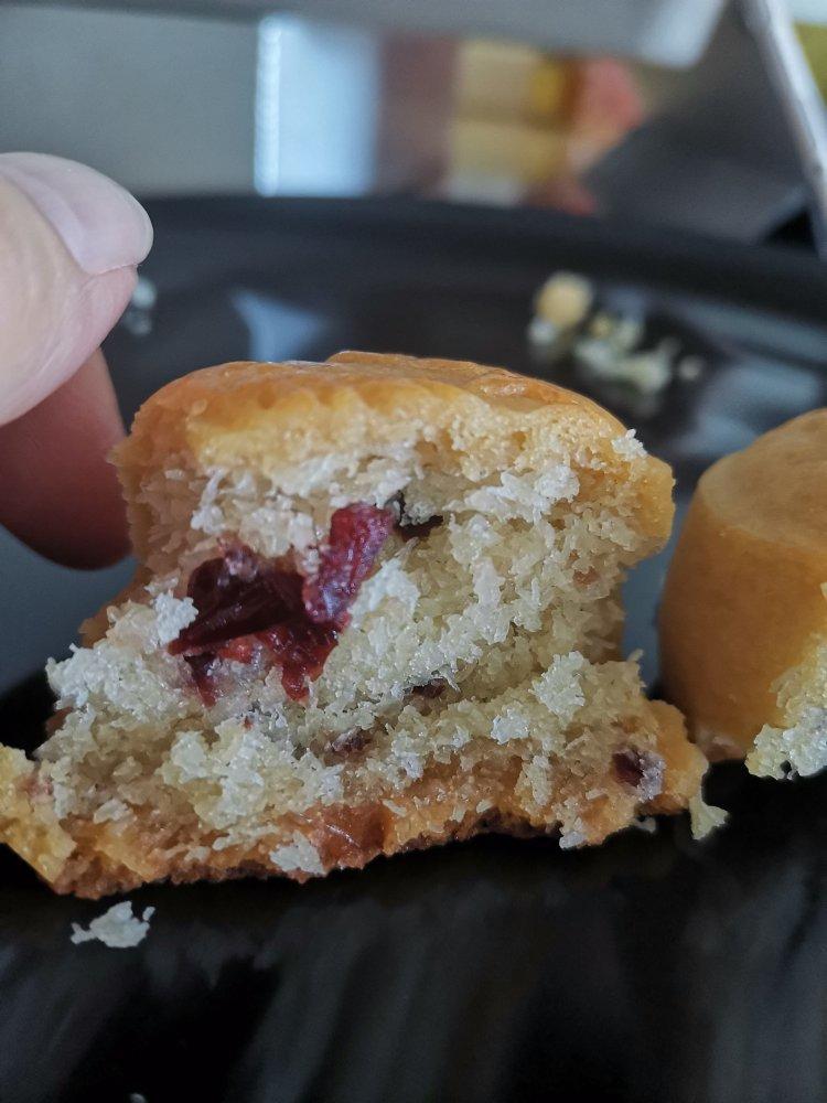 椰蓉蔓越莓月饼（不含糯米粉、淀粉）