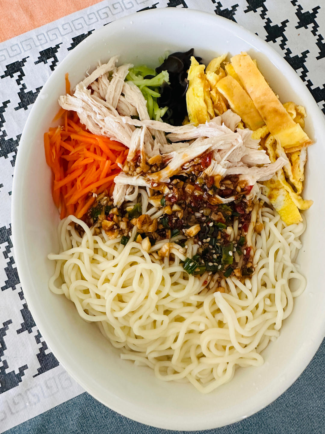鸡丝凉面(快手菜)