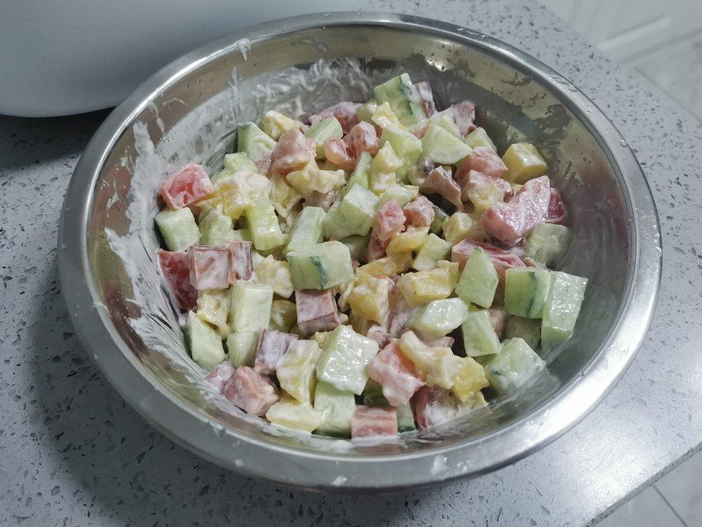 黄瓜土豆火腿沙拉