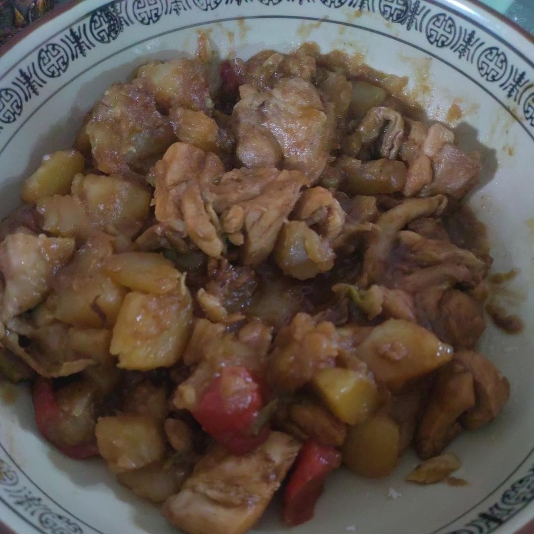 土豆炖鸡块