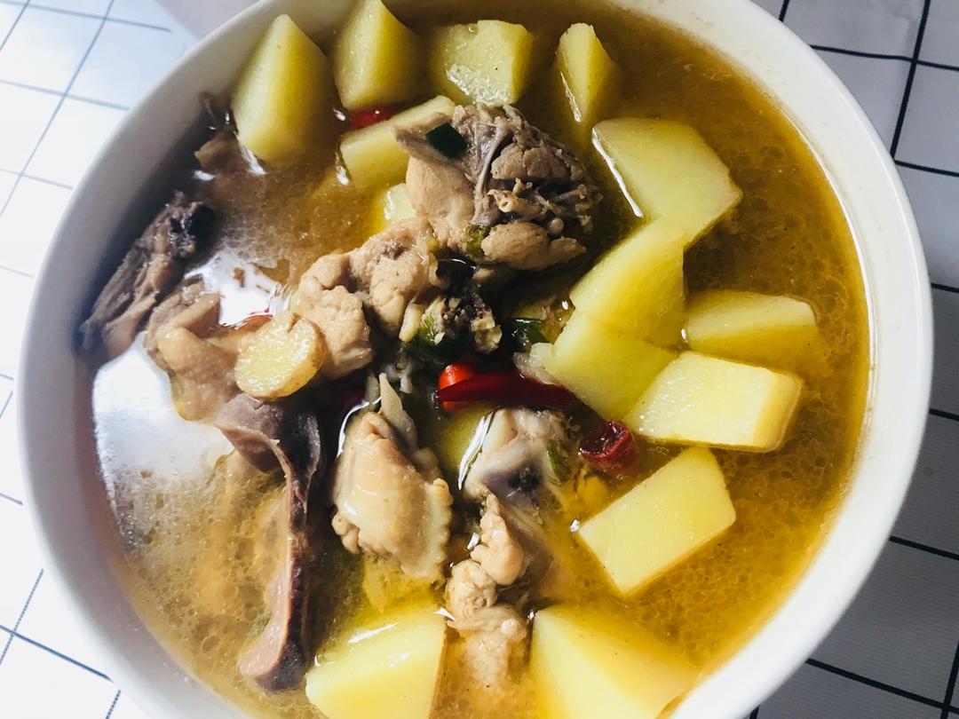 土豆烧鸡（非常下饭哦~）