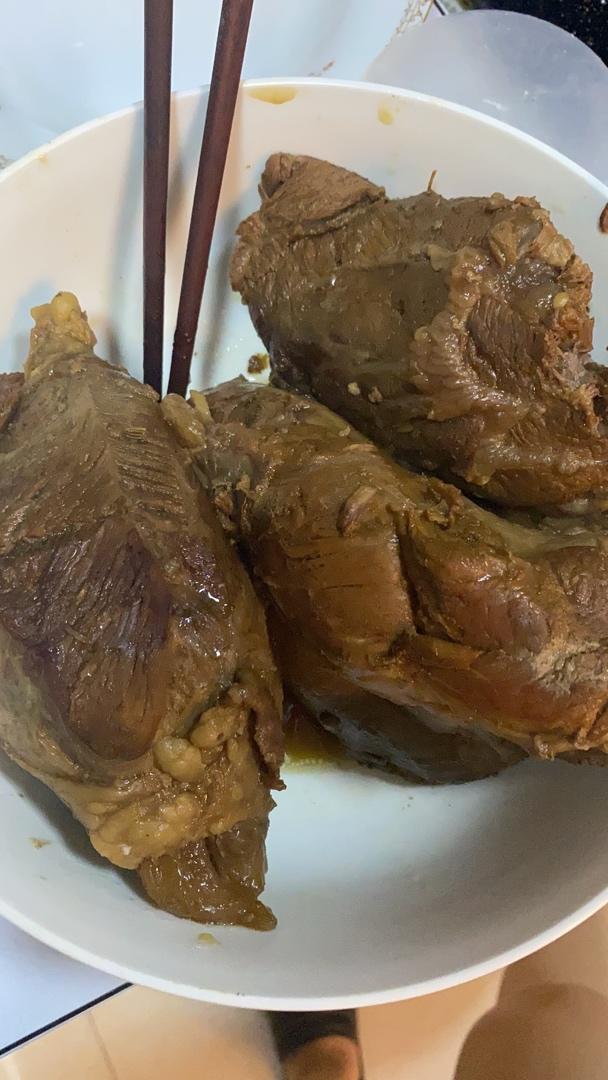 简单几步就能做出正宗酱牛肉（附卤蛋的做法）