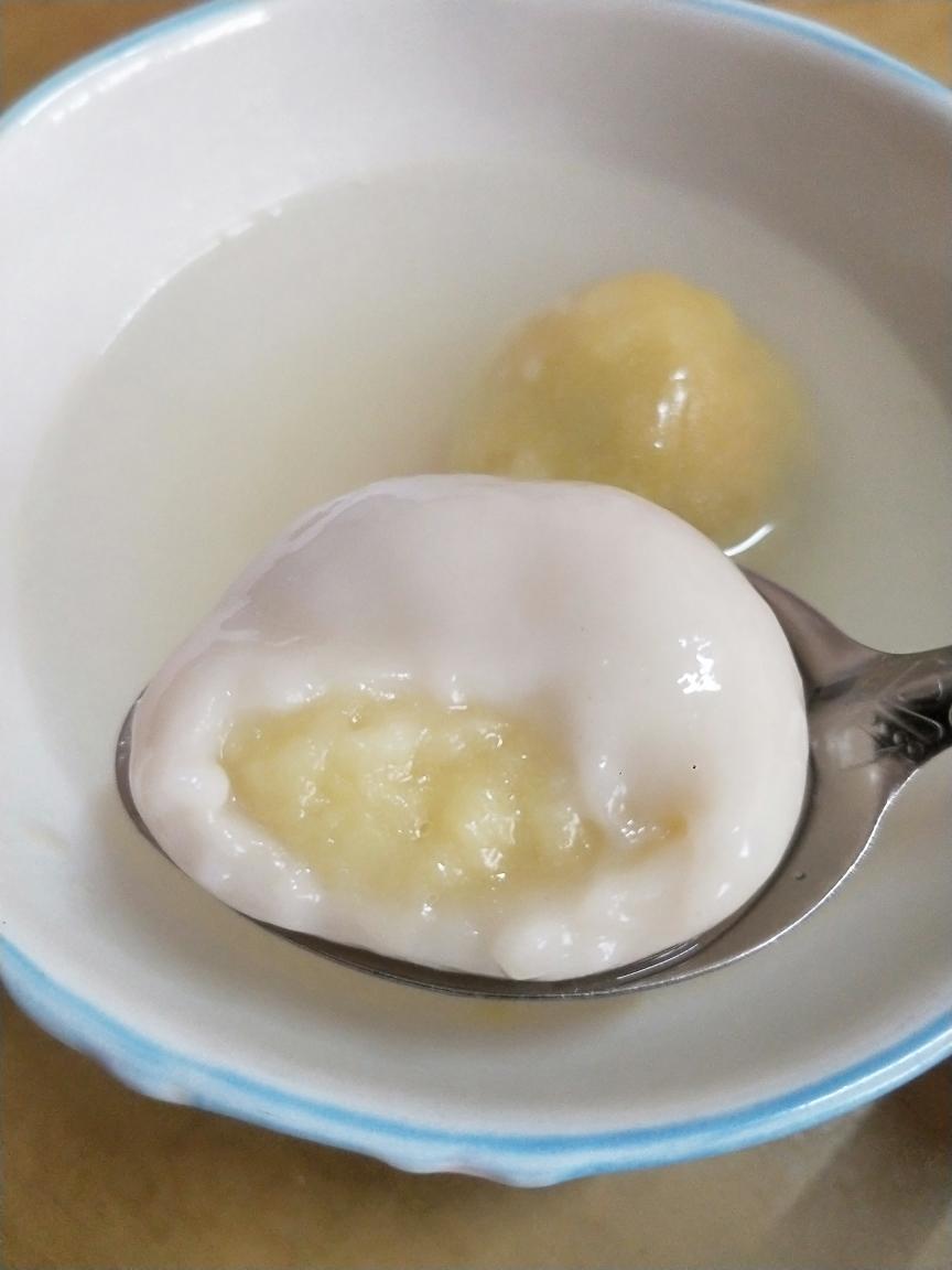 孩子们包的榴莲馅的汤圆的做法