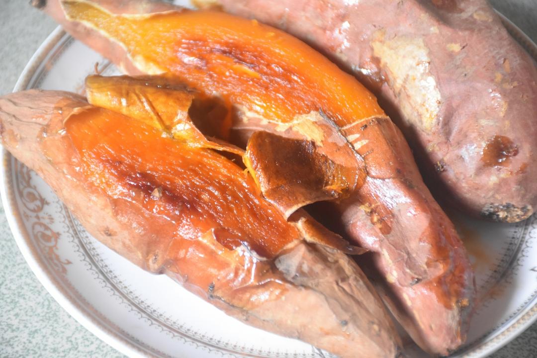【糯唧唧的烤红薯】糖油四溢皮肉分离外糯里嫩吸溜着吃！