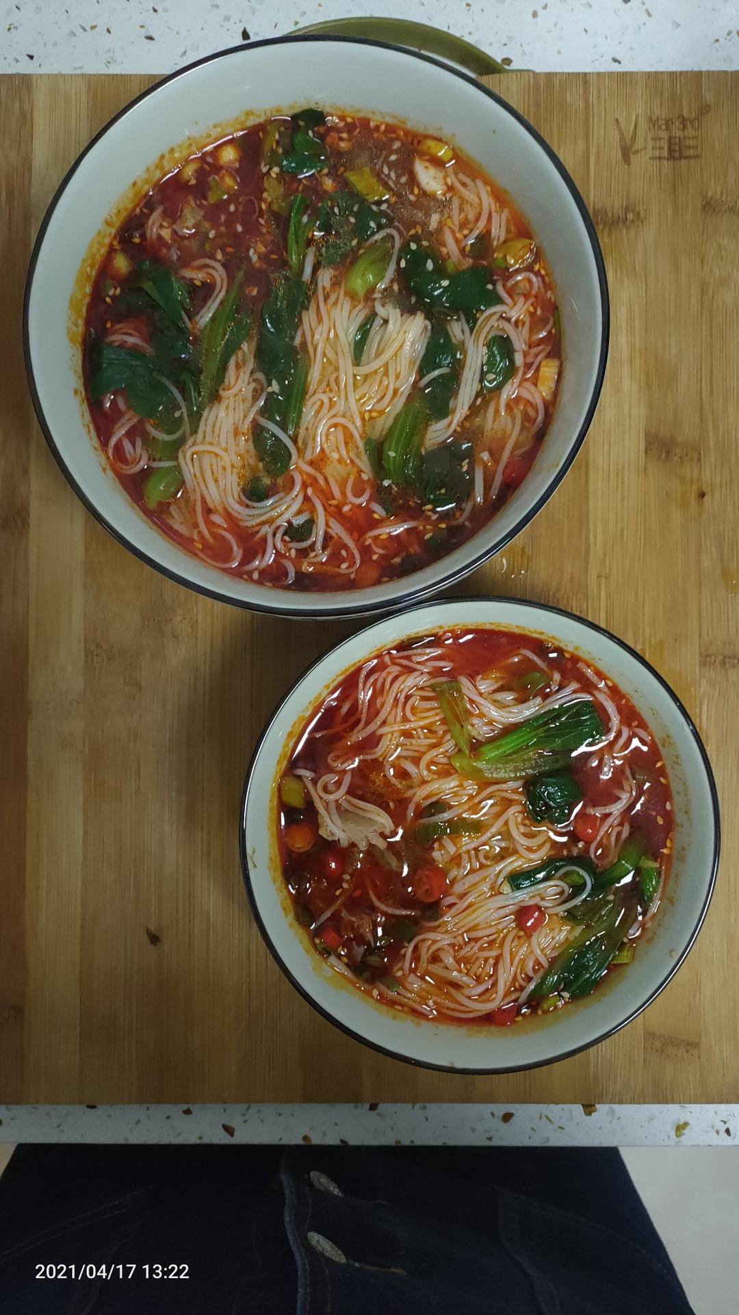 十分钟搞定的酸汤面（热汤面）