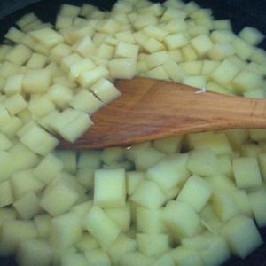 凉拌米豆腐的做法 步骤2