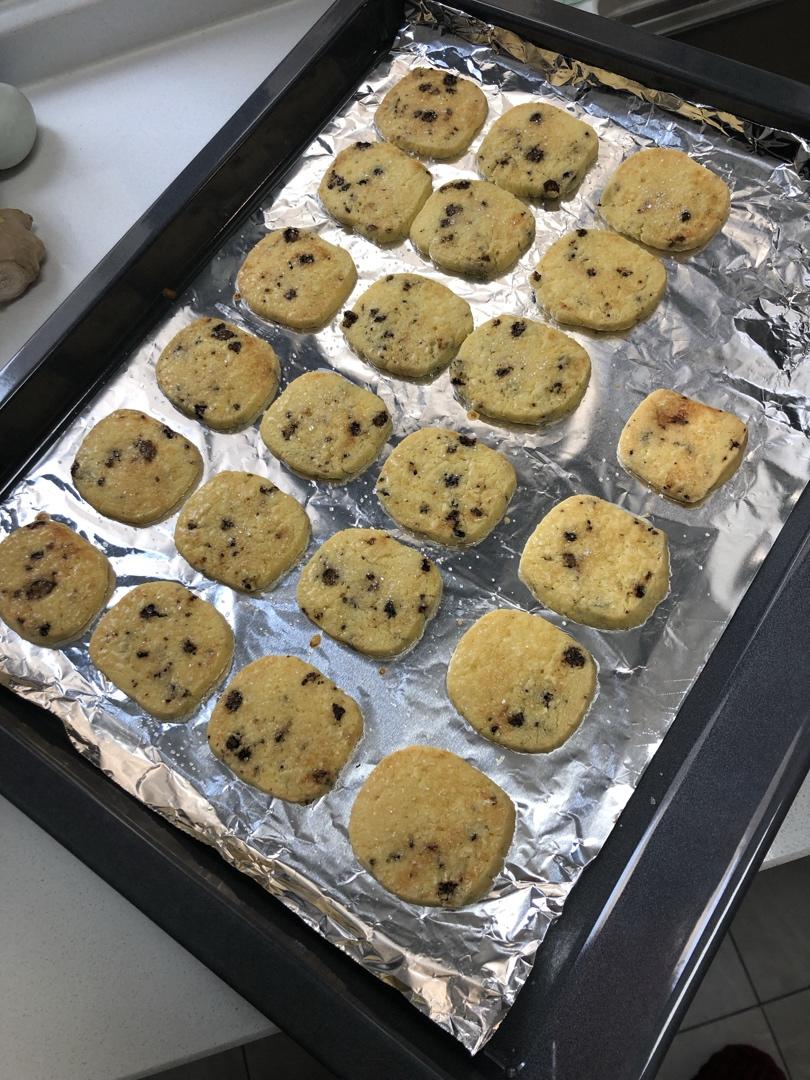 不网红，就做一个纯粹蓝罐味道的黄油黑加仑曲奇