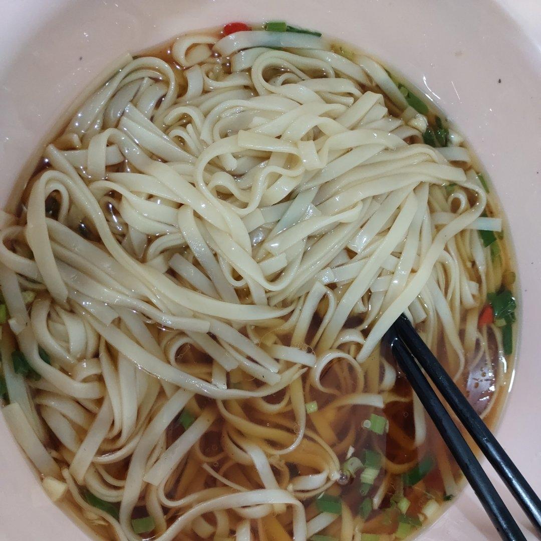 一碗热汤面