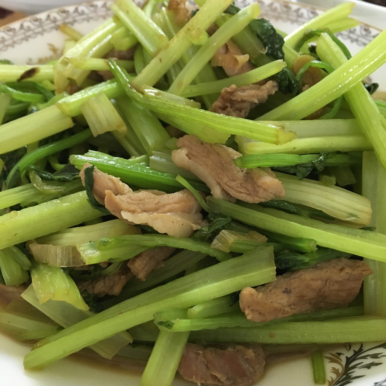 芹菜肉丝