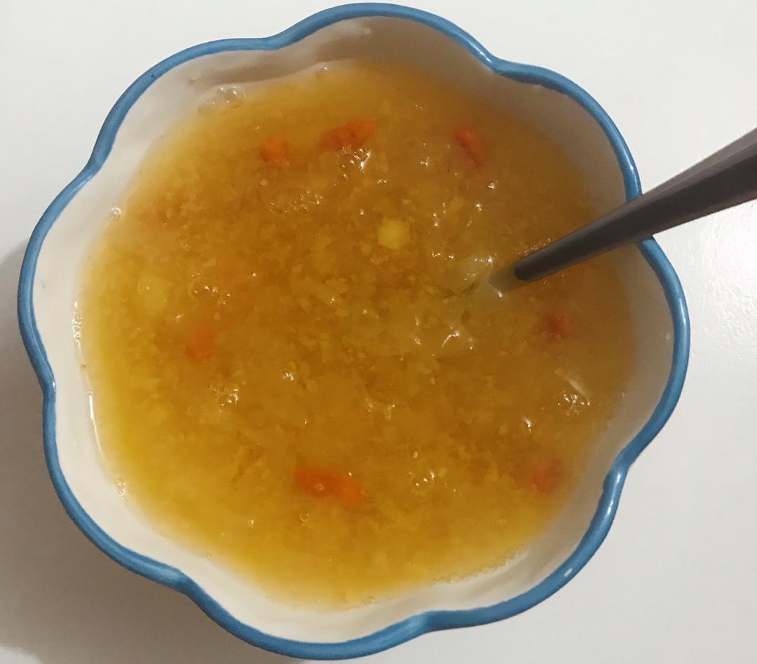 九九的年夜饭：菠萝银耳汤