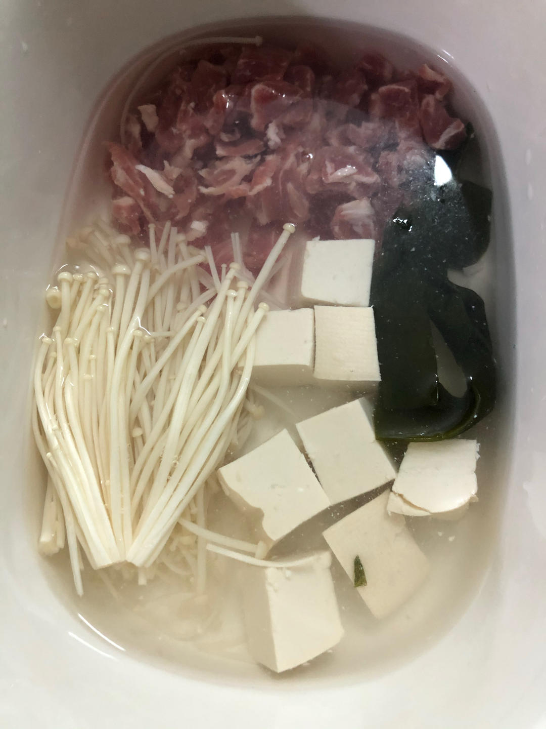 海带豆腐金针菇瘦肉汤+小米蒸肉丸+菠菜蛋羹【4月北鼎蒸炖锅食谱】