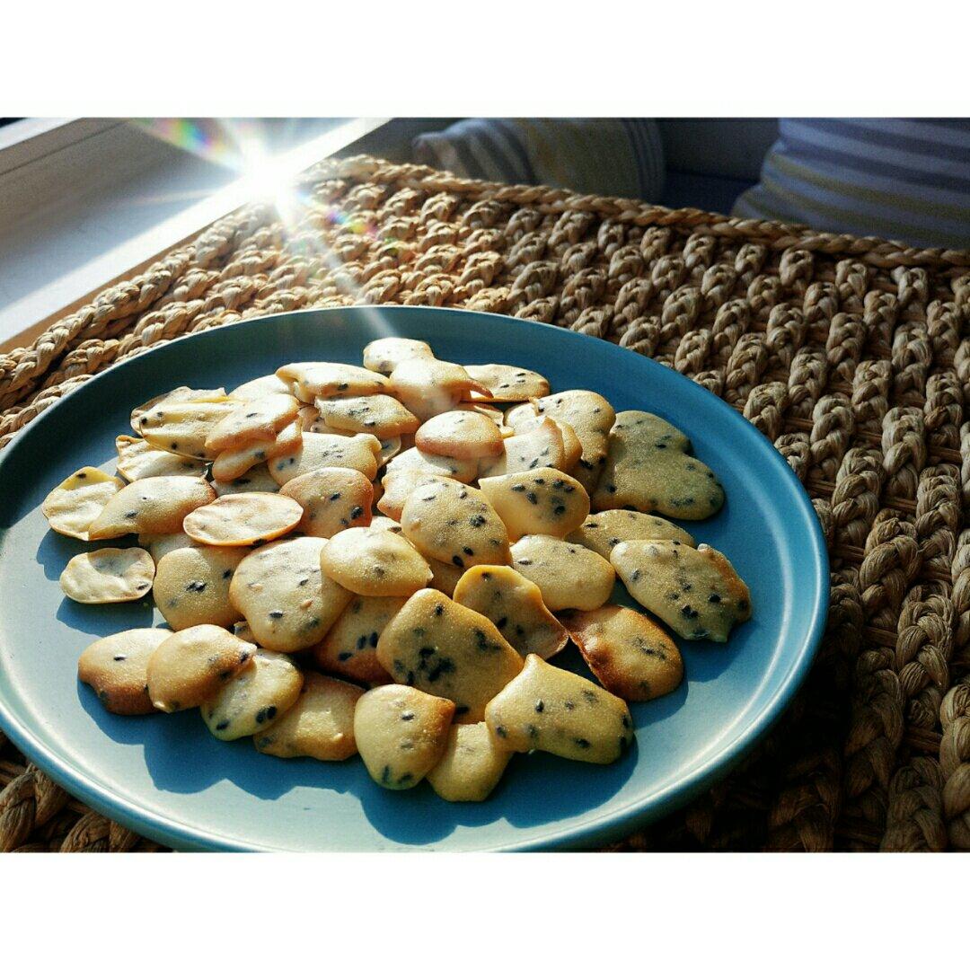 宝宝辅食：芝麻鸡蛋薄脆饼干