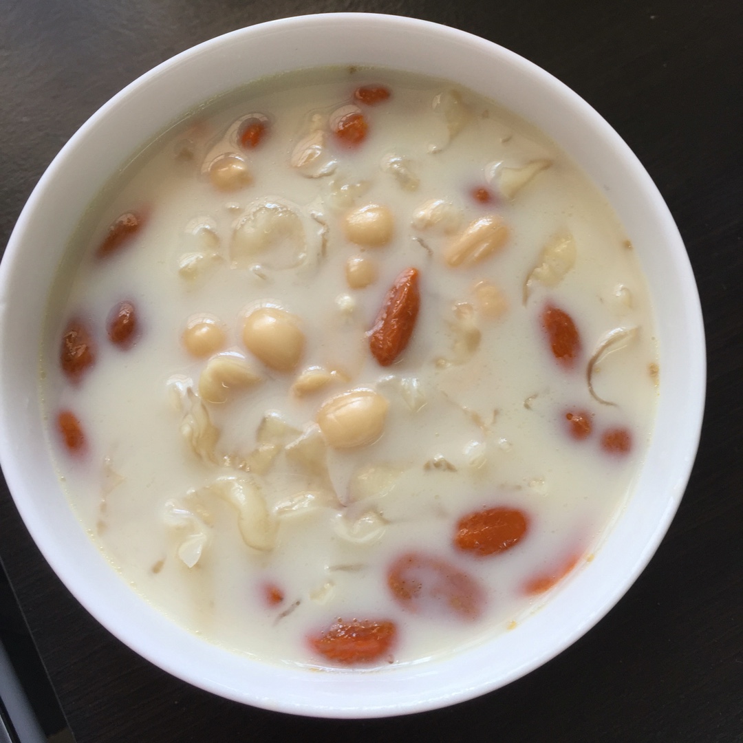 tracy做的牛奶炖花生