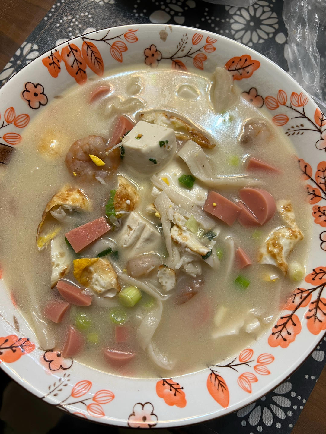 鲜虾菌菇豆腐汤