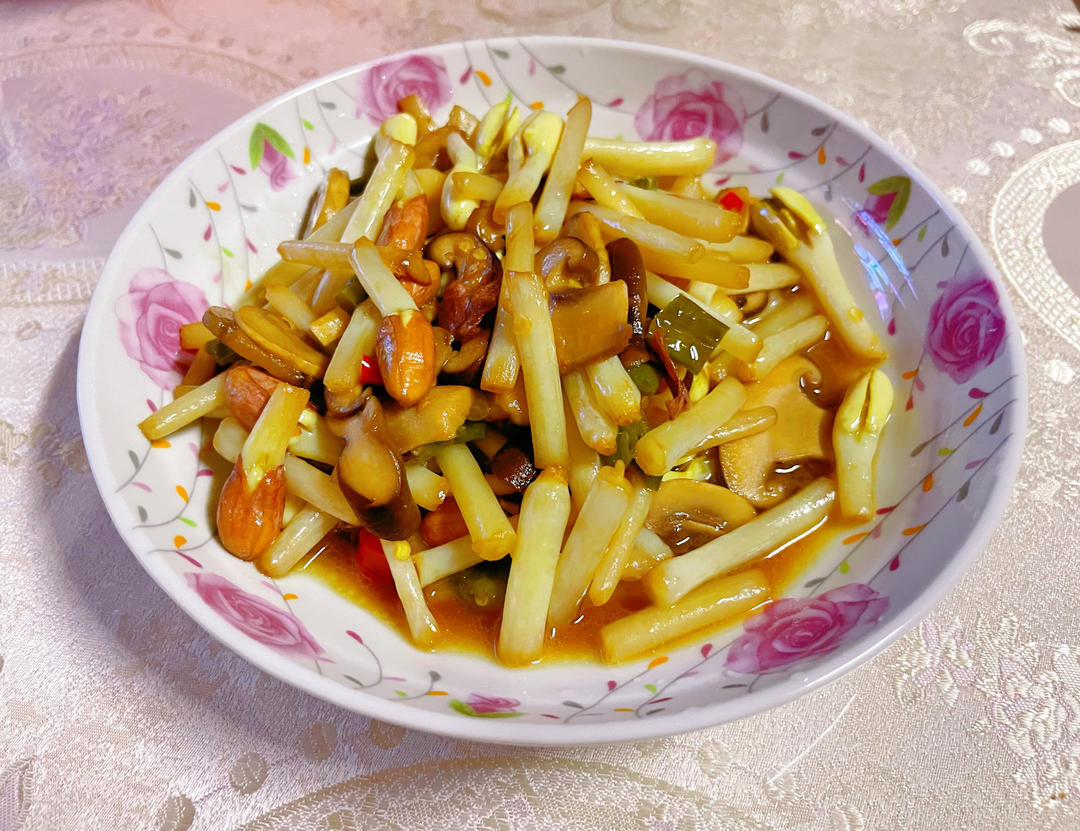 鲜香杂菌炒花生芽