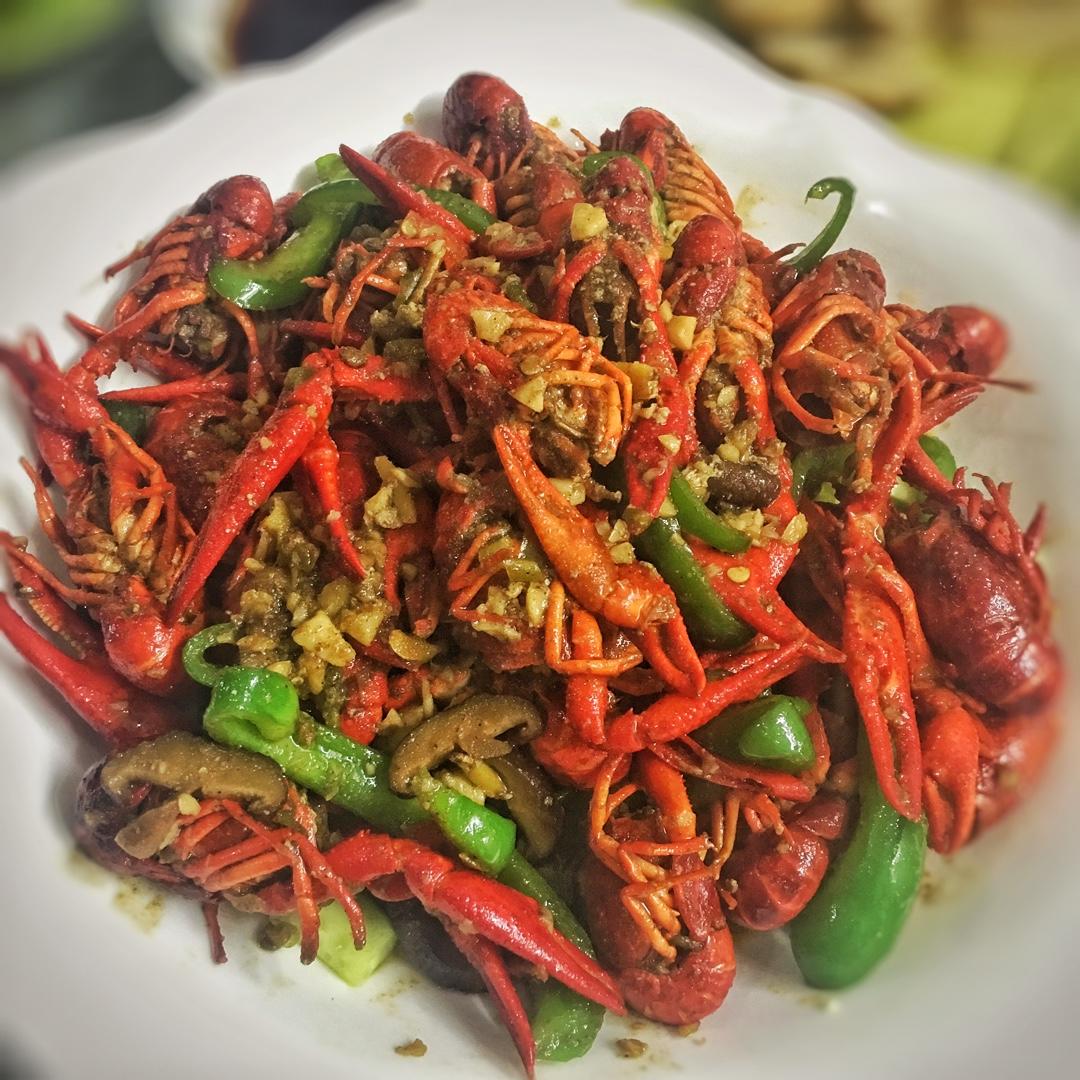 吮指回味十三香啤酒小龙虾