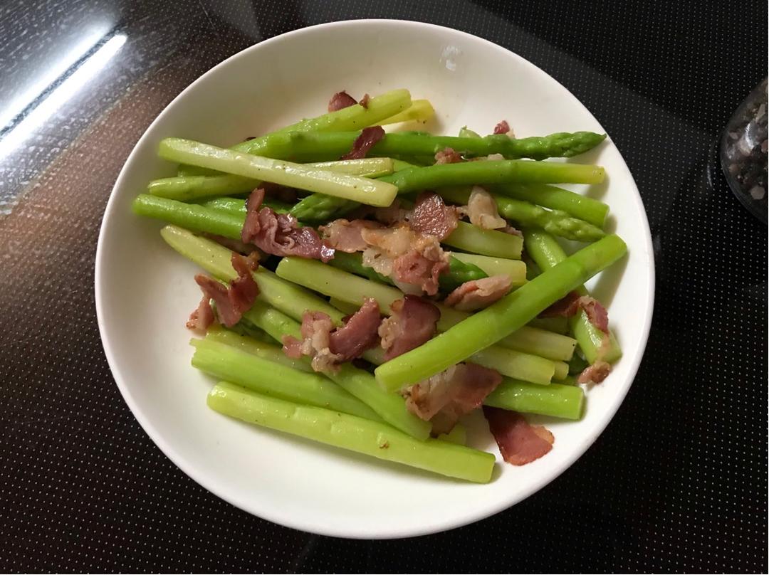 培根炒芦笋