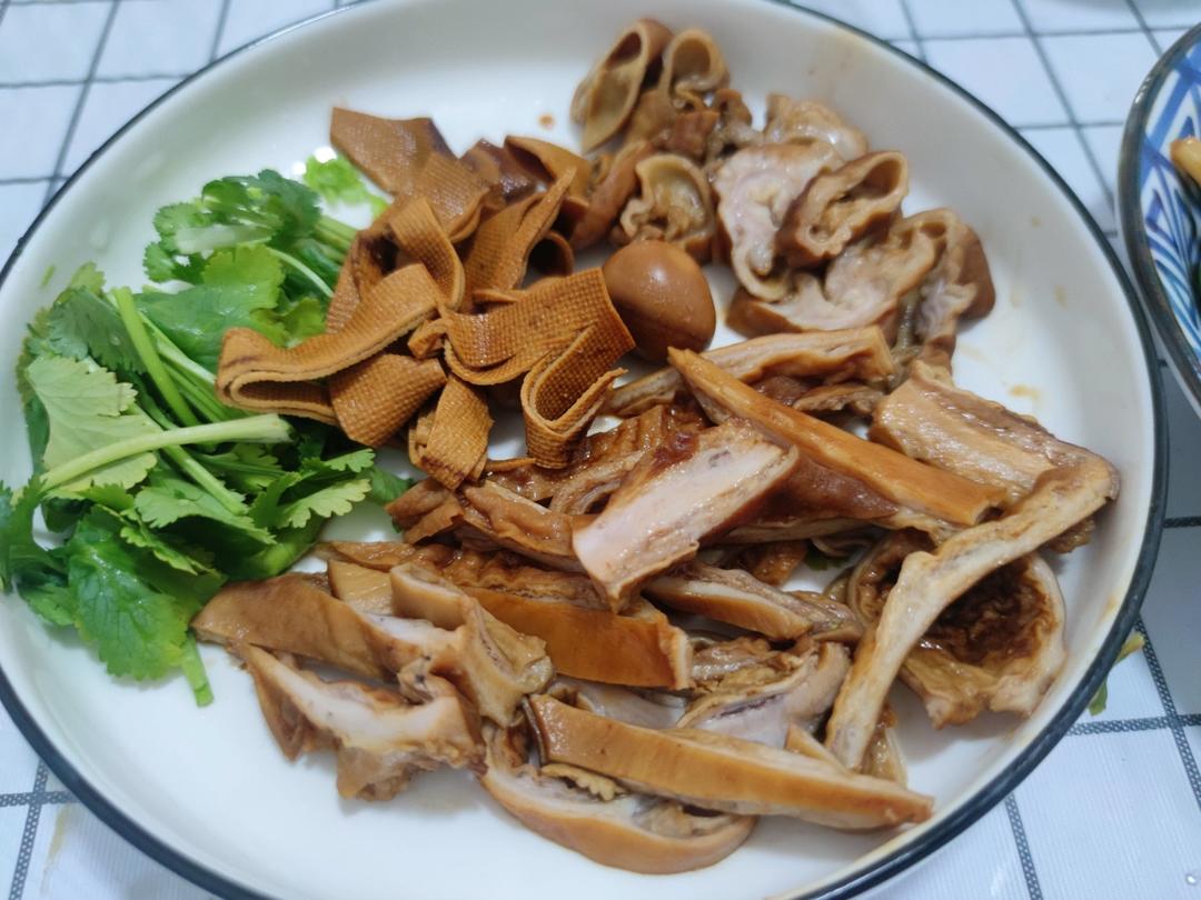 秘制美味卤肥肠卤大肠