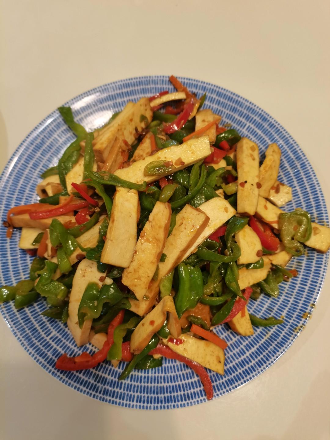香干炒青椒（比荤菜还好吃的素菜）