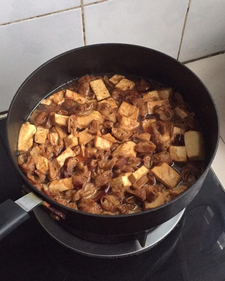 肥肠炖豆腐
