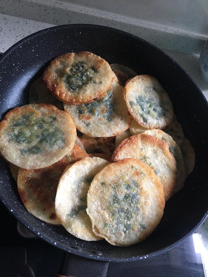 葱油饼（饺子皮版）