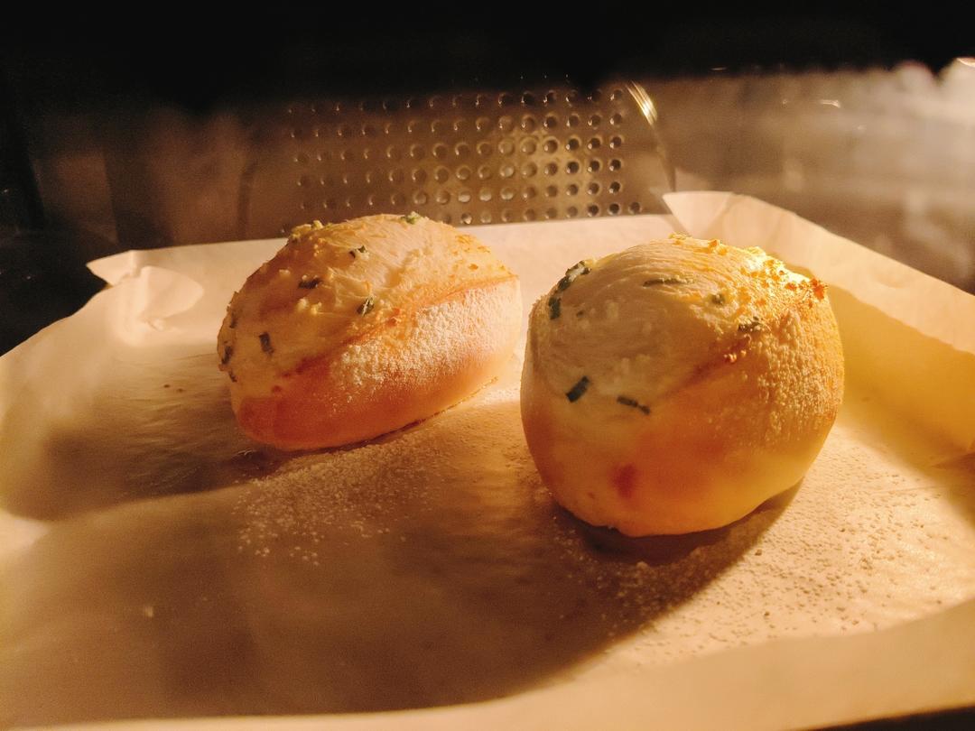 黄金芝士蒜香法式软面包｜芝香浓郁