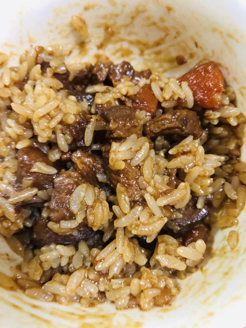红烧肉焖饭
