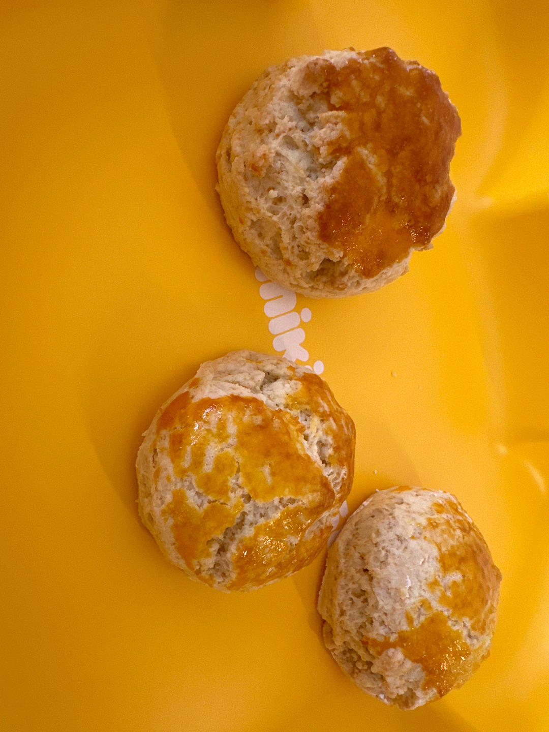 复刻英国女王私人御厨的经典司康：加映Cream Tea 经典吃法 & 如何做出松软內里、酥脆边缘的司康&司康佐醬製作