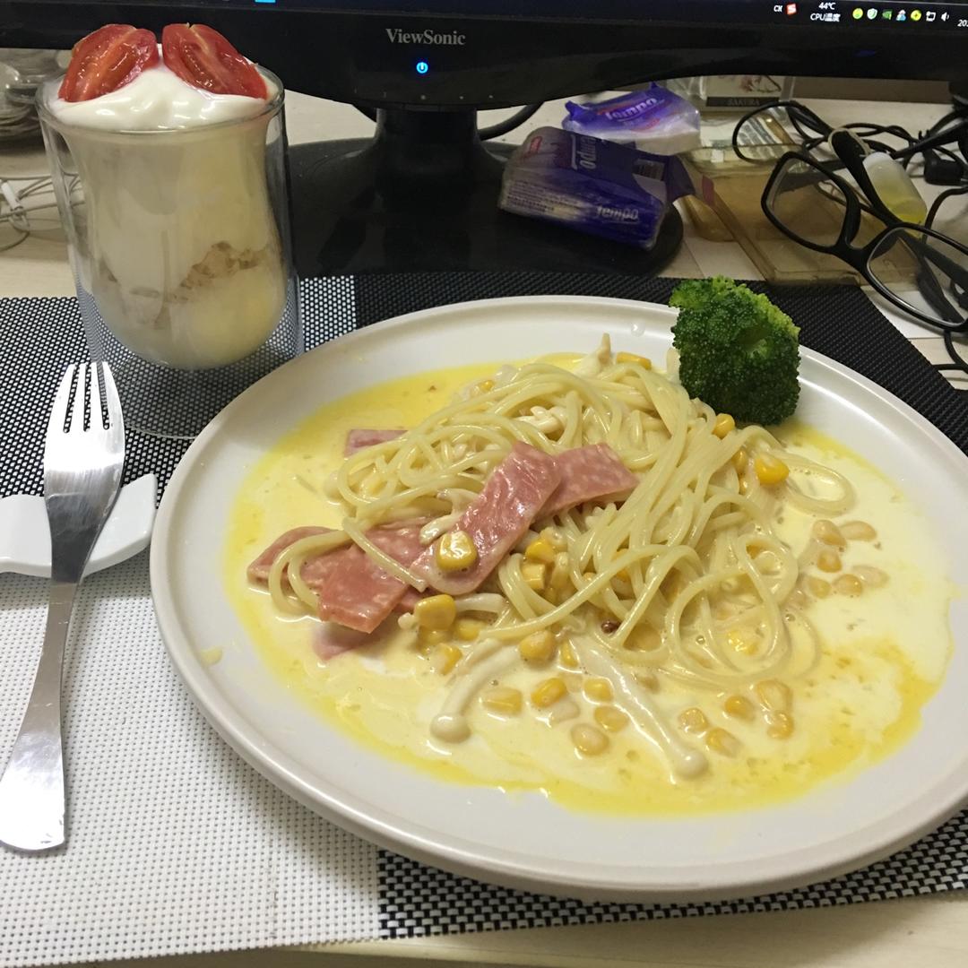 超简单的奶汁培根意面Carbonara