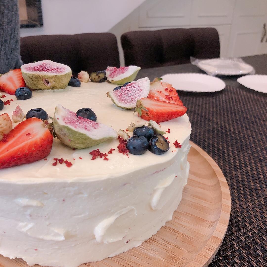 八寸红丝绒蛋糕奶油奶酪霜（小白 手残党放心大胆做）