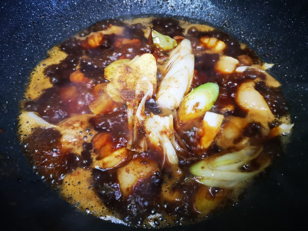 红烧肉腐竹焖鹌鹑蛋的做法 步骤8