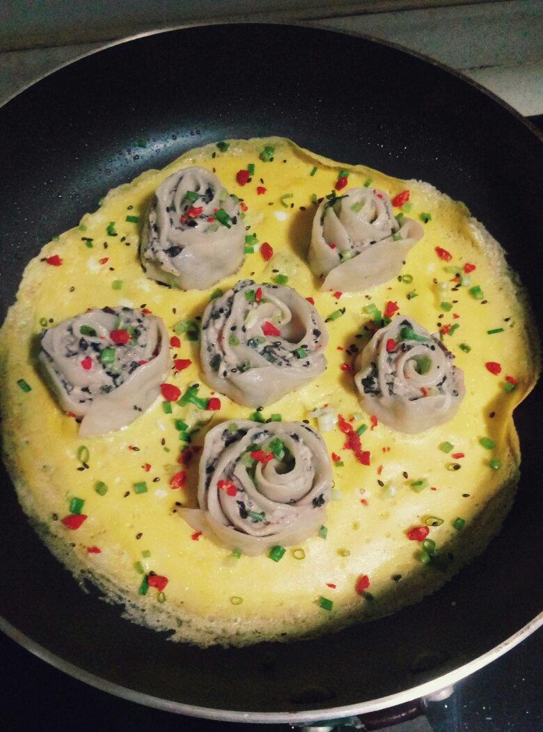 玫瑰花抱蛋煎饺