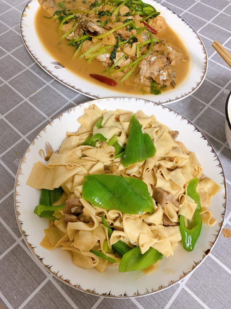 尖椒炒干豆腐