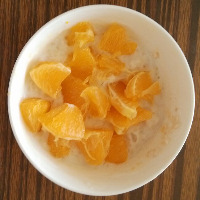 酸奶燕麦水果早餐粥