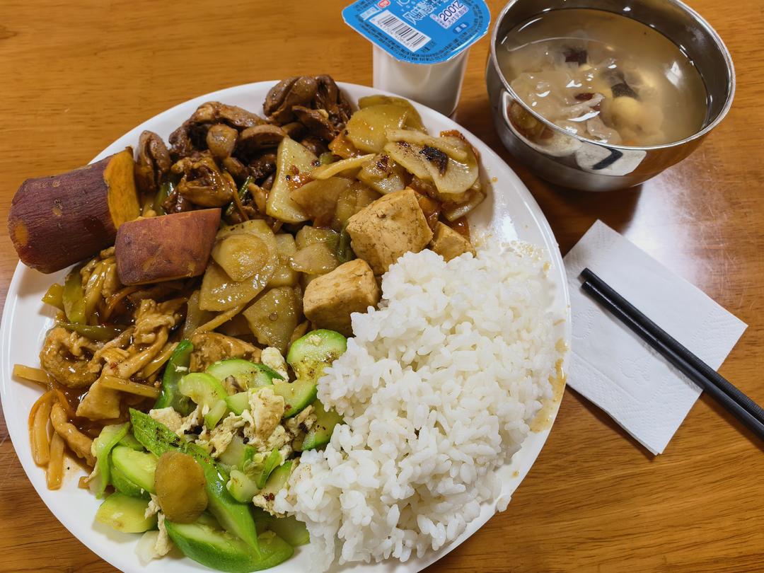 午餐•2025年12月12日