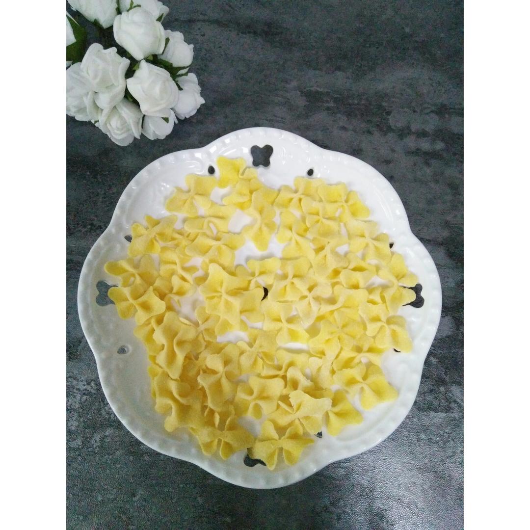 自制纯天然蔬菜汁彩色面条