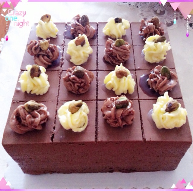 娃娃-208做的巧克力方形慕斯蛋糕